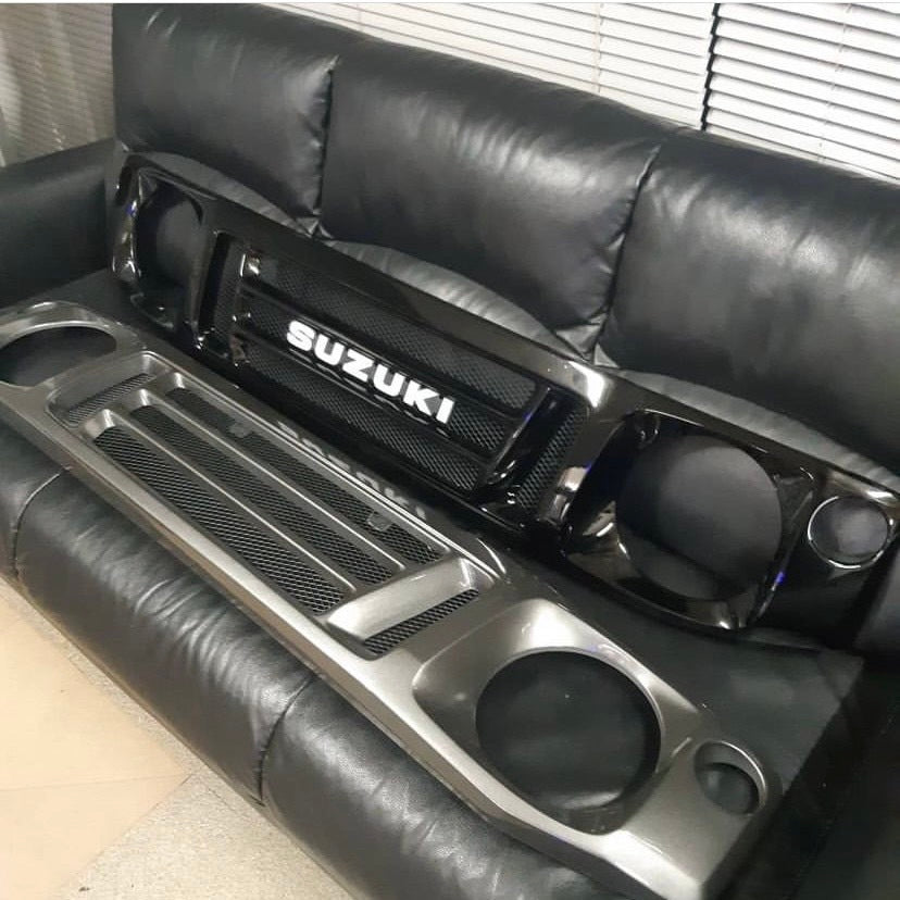 SUZUKI大文字エンブレム