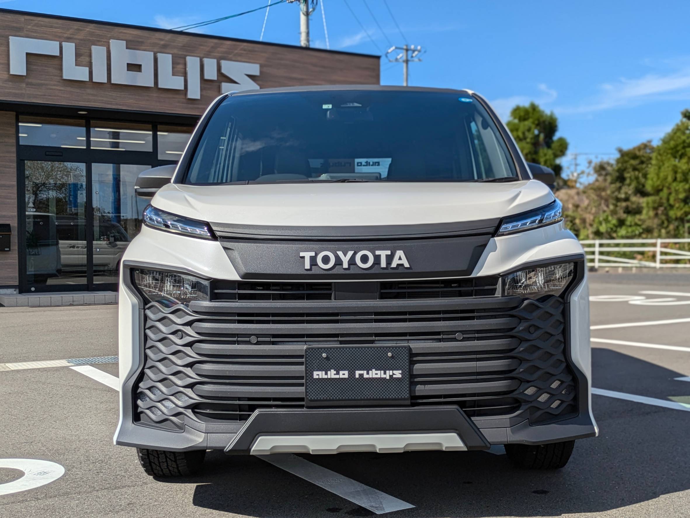 オートルビーズ 90系ノア専用 フロントバンパーガードガーニッシュ 未 