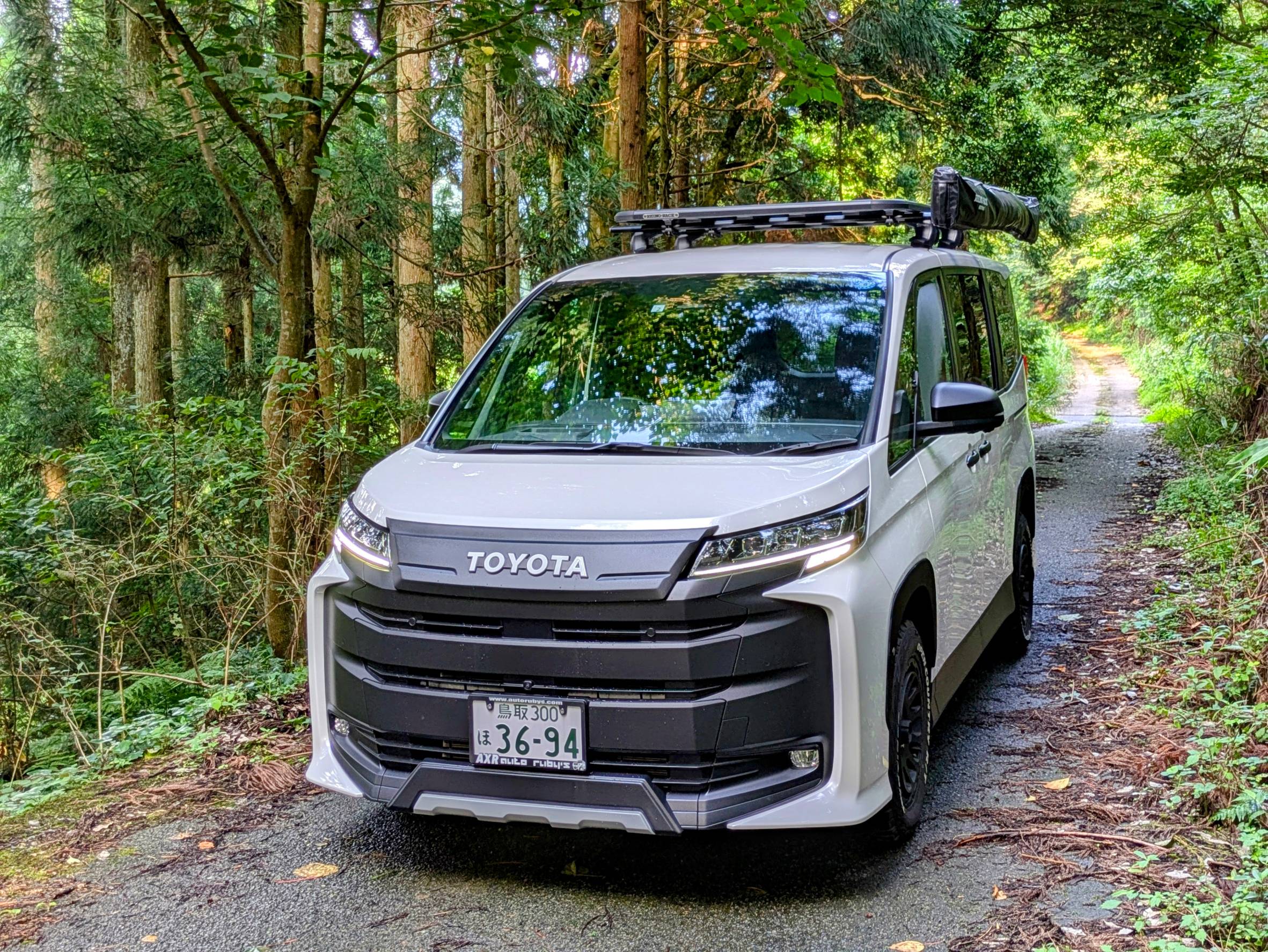 オートルビーズ 90系ノア専用 フロントバンパーガードガーニッシュ 未 