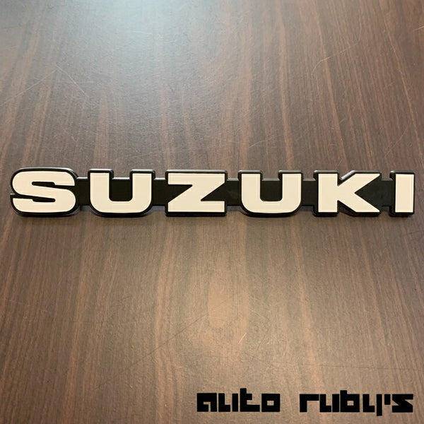 SUZUKI大文字エンブレム